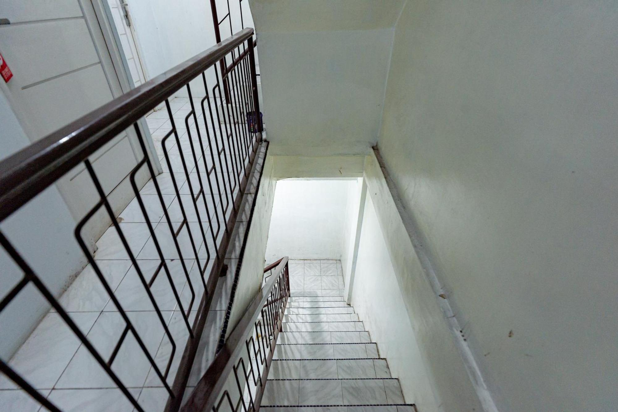 Reddoorz Near Rsud Dr Pringadi Medan 3 Hotel Екстериор снимка