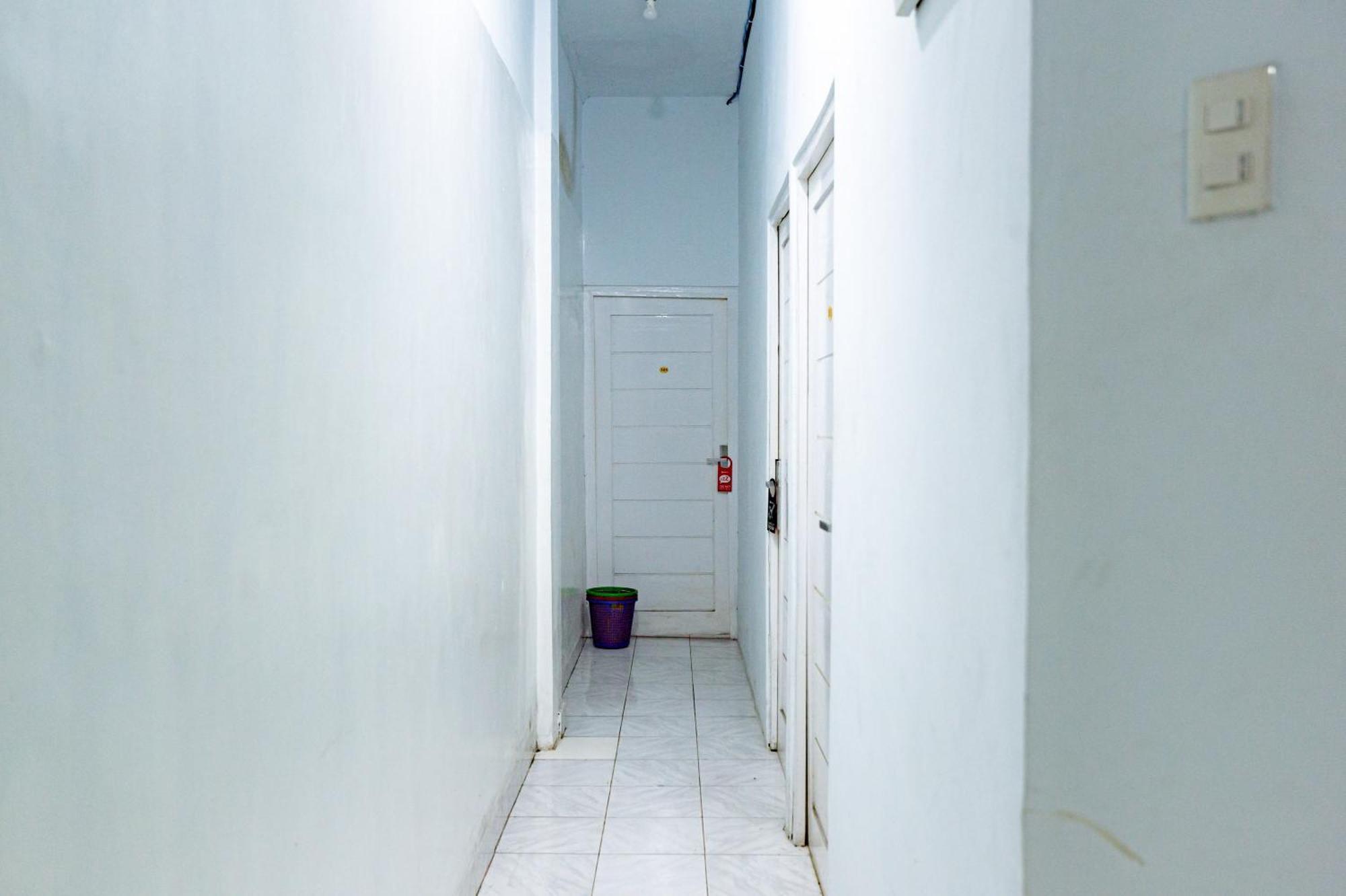 Reddoorz Near Rsud Dr Pringadi Medan 3 Hotel Екстериор снимка