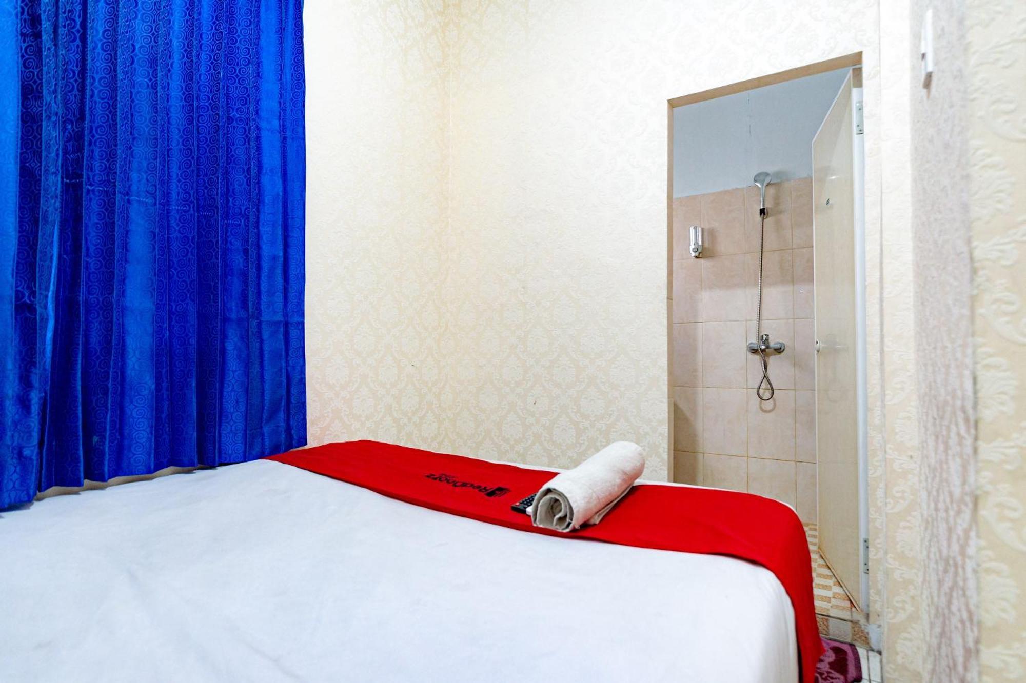 Reddoorz Near Rsud Dr Pringadi Medan 3 Hotel Екстериор снимка