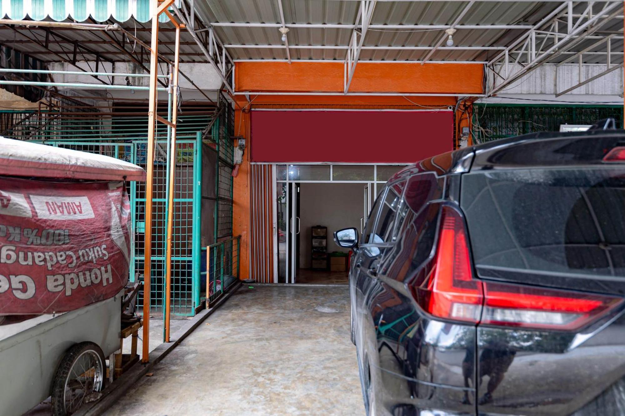 Reddoorz Near Rsud Dr Pringadi Medan 3 Hotel Екстериор снимка